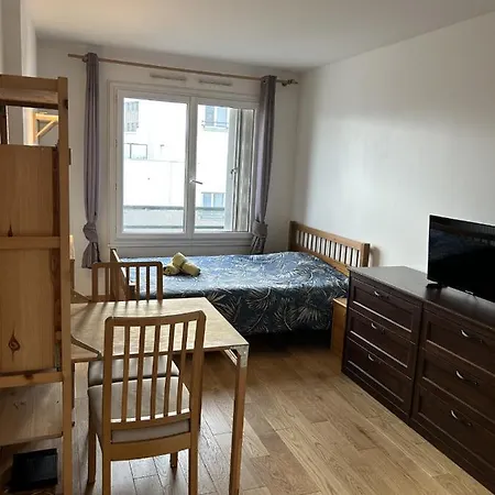 Proche Metro Apartment